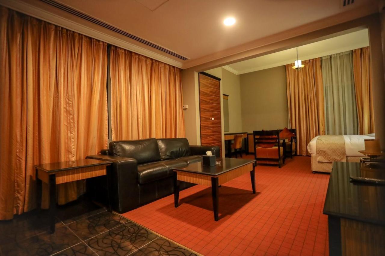 Creek Gate Hotel-Baithans Шарджа Екстер'єр фото