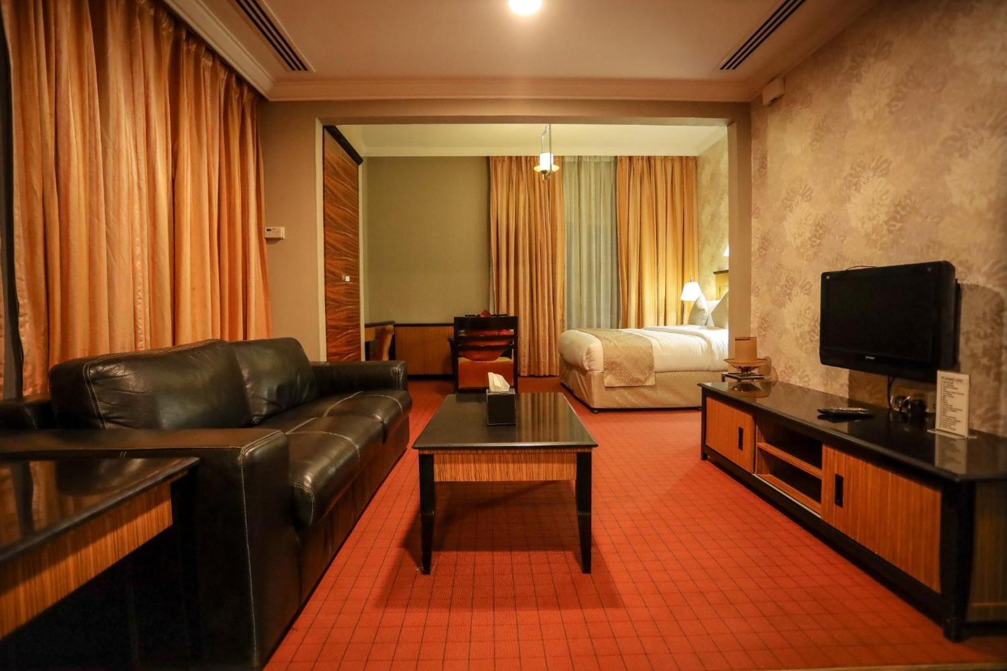 Creek Gate Hotel-Baithans Шарджа Екстер'єр фото